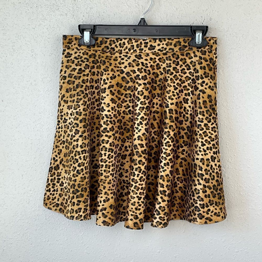 EUC Francescas Mi ami Womens Leopard 🐆 Print Midi Skirt Size S